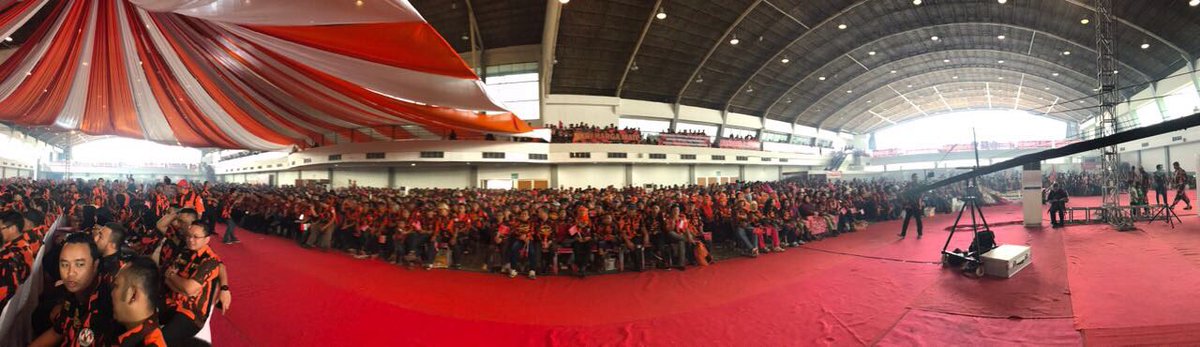 LaNyallaMM1's tweet photo. Musyawarah Wilayah VII Pemuda Pancasila provinsi jawa timur. PANCASILA ABADI https://t.co/AUx1RZhp18