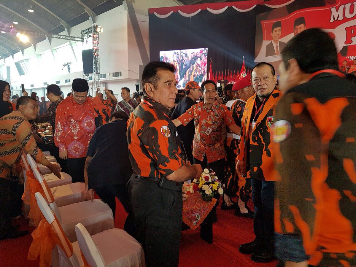 LaNyallaMM1's tweet photo. Musyawarah Wilayah VII Pemuda Pancasila provinsi jawa timur. PANCASILA ABADI https://t.co/AUx1RZhp18