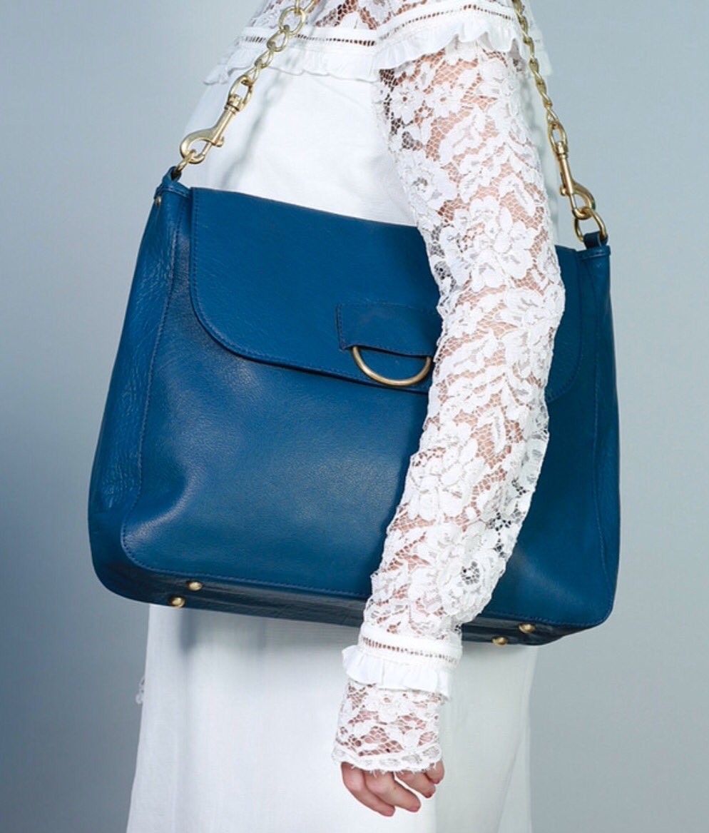 TheFoundryDsign's tweet photo. Coming soon...πour vintage chain strap satchel #tuesday #style #leather #goldchain #blue #leather #handbag #thefoundrydesign https://t.co/ybKt9osk5o