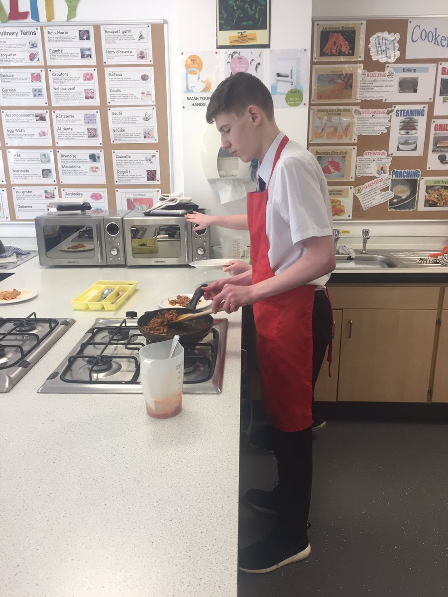 ClydeviewHomeEc's tweet photo. Chicken fajitas with spicy salsa 🌶 everyone couldn't wait to tuck in! #healthyeatingisfun #lifeskills https://t.co/91F4i5tCOx