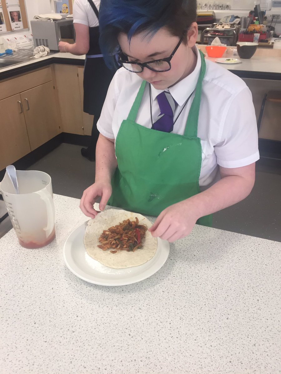 ClydeviewHomeEc's tweet photo. Chicken fajitas with spicy salsa 🌶 everyone couldn't wait to tuck in! #healthyeatingisfun #lifeskills https://t.co/91F4i5tCOx