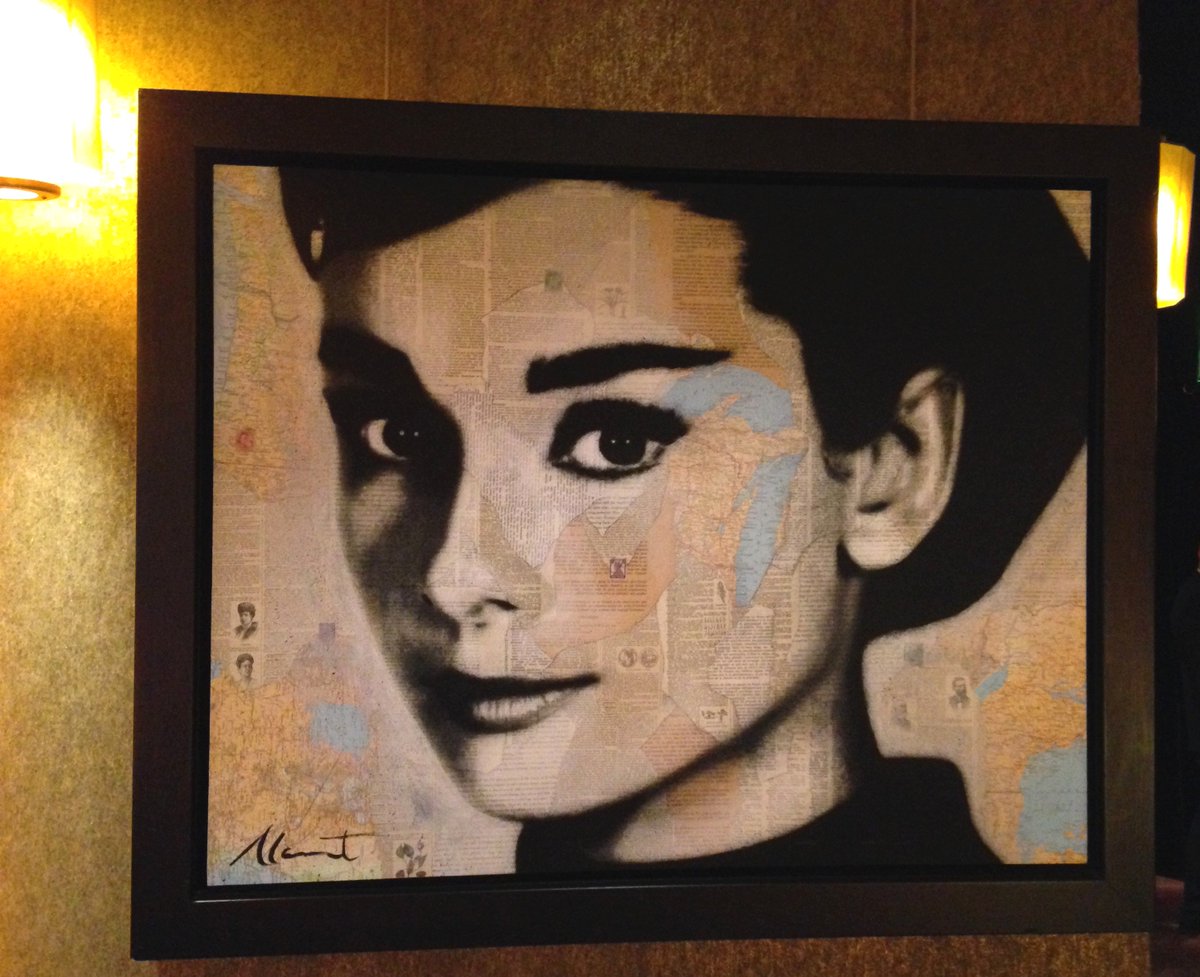 Plklitch's tweet photo. Dans ses collages grandioses, André Monet fait le portrait des icônes de notre époque #audreyhepburn #buddhabarhotel #Andremonet https://t.co/AYDPoGF5Mx