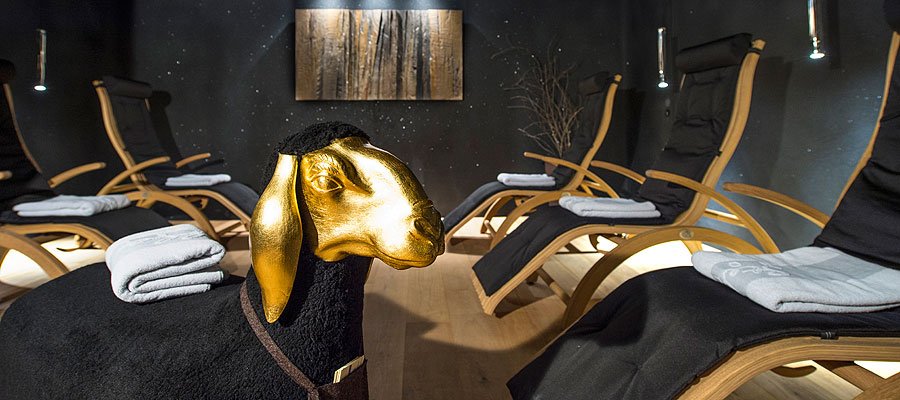 OI_Magazine's tweet photo. Una #pecora come #complementodarredo? E' l'idea geniale di Lardschneider #Decor. #Artigianato #MadeinItaly #design
https://t.co/NE3aYxLW4g https://t.co/XXtS8wrLw9