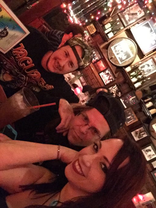 What an amazing night of performing, capped off by the @rainbowlive @feralvinca @Sloane_FV @Dave_FV Thank<a href="/tag/mytwitteranniversary"class="tags"><span>#mytwitteranniversary</span></a>