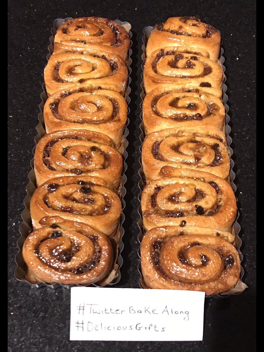 Don't forget #twitterbakealong bakers your #deliciousgifts bakes have to be in by noon to be in the running to win❤good luck everyone🍀🍀🍀