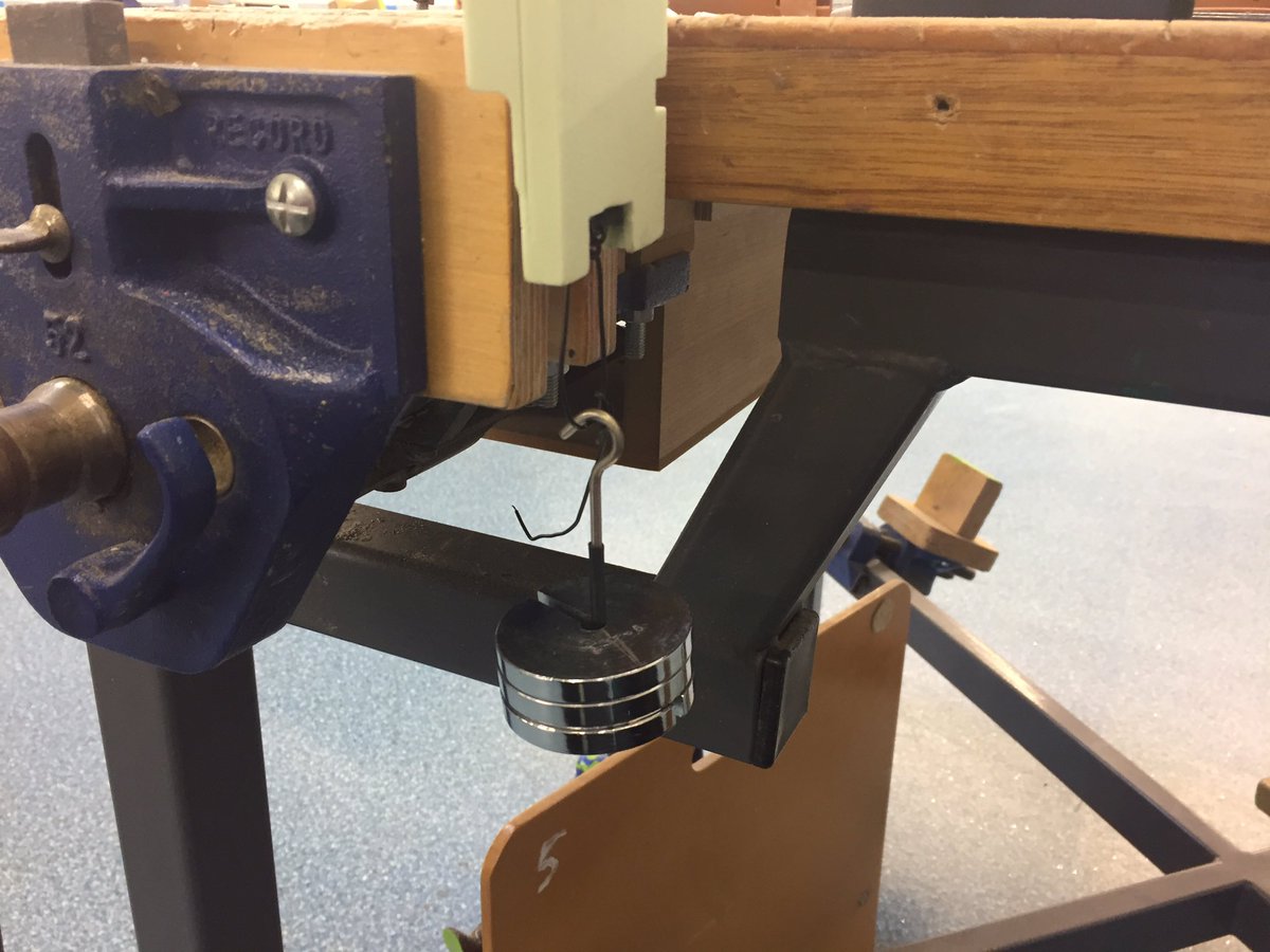 fsleclipse's tweet image. We did weight tests on bearings of our car to see if they could hold regulation weight, only to find they could hold 3x that! #F1inschools