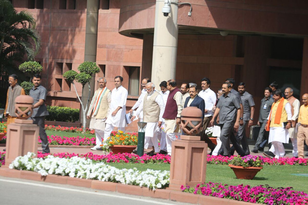p_sahibsingh's tweet photo. Troops coming out with their Commander in Charge,only the best to learn from @Narendramodi ji our PM and phenomenal leader and guru.#tuesday https://t.co/wgd0y0PN2T