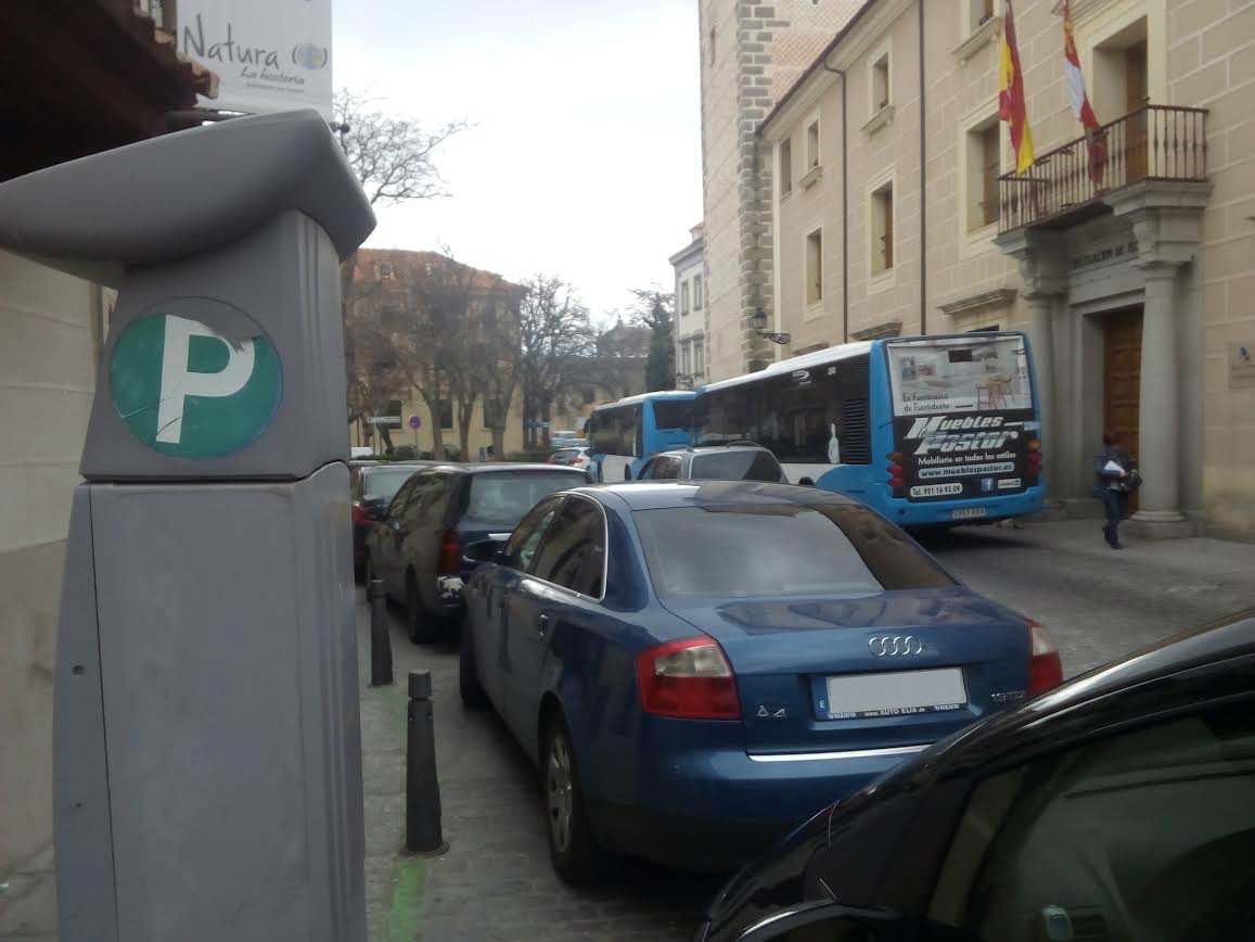 IUsegovia's tweet photo. .@Angel_Galindo_ pide al resto de concejales que renuncien a usar las tarjetas de aparcamiento gratuito
https://t.co/n5cpBRGEkF https://t.co/nlg5ZEAXt0