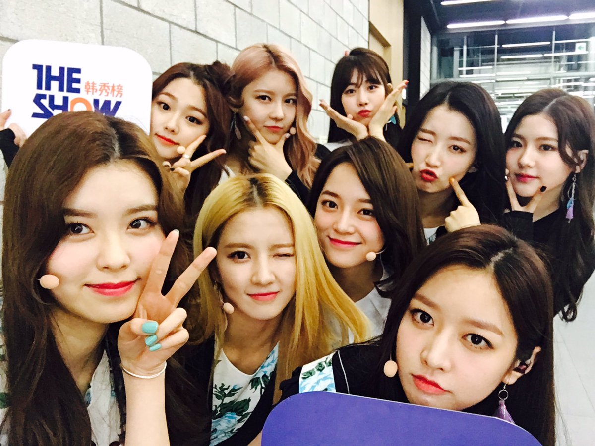 theshow_offcl's tweet photo. 세상 사람들이 우리 #구구단 세상 제일 예쁘고 오늘처럼 세상 귀엽기까지 한 거 모두 다 알게 해주세요😭💕ヽ(*´∀｀)ﾉ
#더쇼 #THESHOW #THESHOW韩秀榜 https://t.co/JbL1JYvrQD