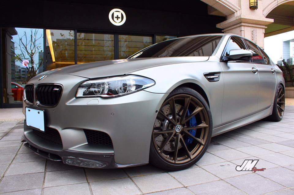 Fast, appealing, sporty🏃😍#Tuning #BMW #M5 F10 Magazin crwd.fr/2mWyxlK <a href="/tuningblog_eu/">tuningblog</a>   #BeMyWife <a href="/BMW/">BMW</a> #tuningcar #Cartuning #wheels