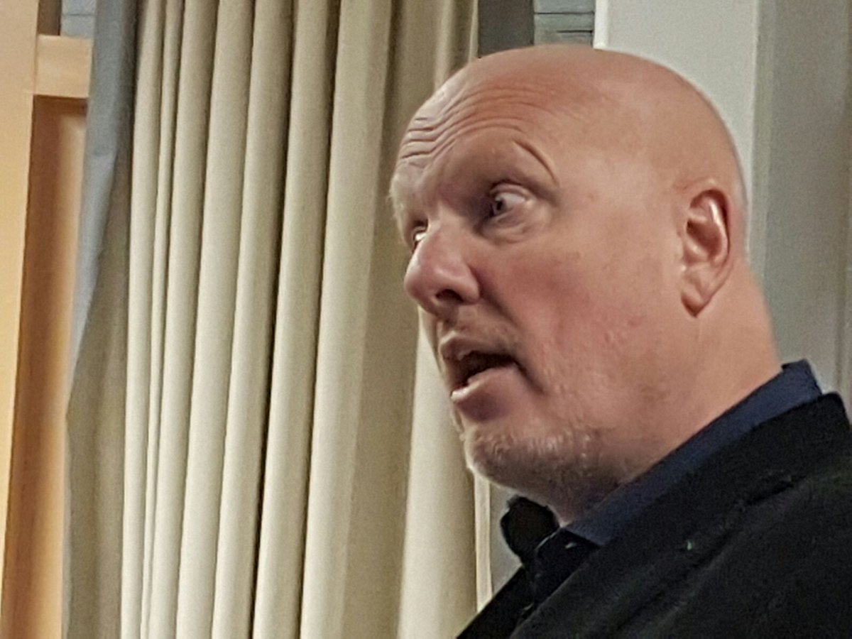 We trappen onze studiedag af met een inspiriment met <a href="/RuudVeltenaar/">Ruud Veltenaar</a>. Stop stealing dreams!