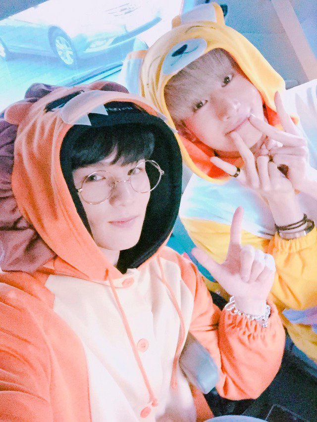 VICTON1109's tweet photo. [#세준] 세준니사자로 전봇대를뽑아보자 !!
앨리스여러분 오늘도 응원정말짱 !!
우리앨리스남팬분들도 너무 감사합니다
밥잘챙겨먹고 쫌따봐용

ps 오늘 입장전에기다리던 우리팬님들 다봐찌 추웠찌? 보고시퍼찌? 세준니는여전히귀엽지? 세준니랩하고있찌 https://t.co/OLtp6pYd2f