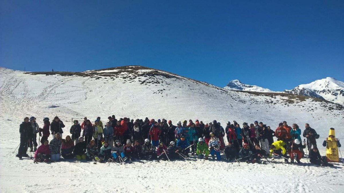 LpoA_Fournier32's tweet photo. Rétroviseur stage de ski #epsdecomplement #enseignementexploration https://t.co/cUwZ1UyNbv