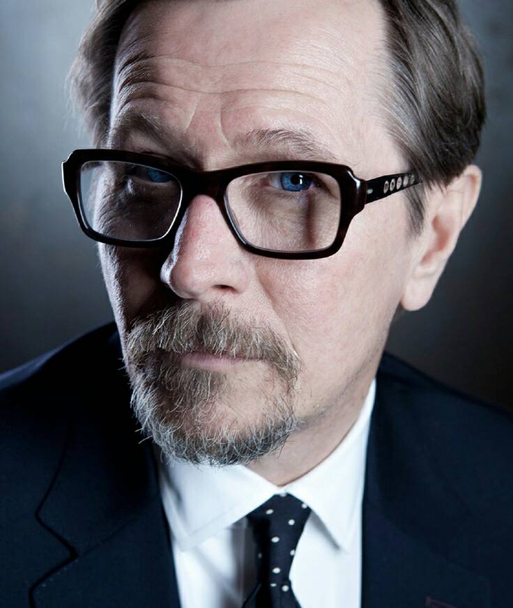 Happy 59th Birthday to Gary Oldman! He perfectly portrayed Sirius Black in the films. 