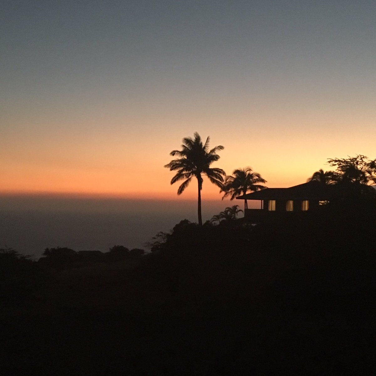 Leilani85's tweet photo. Home away from home at sunset #Hawaii #thebigisland #intersession2017 #day2 https://t.co/qLyjrCu7A6