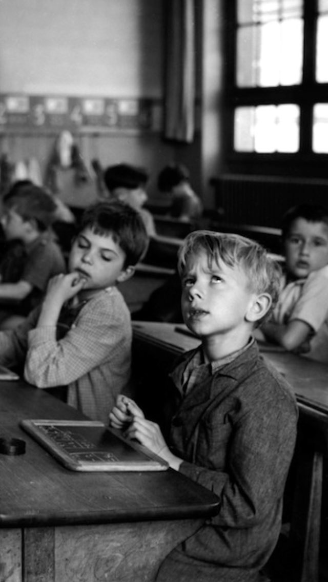 stanstfoy's tweet photo. Macron qui copie sur ses voisins pendant #LeGrandDebat hier soir... #aucunargument https://t.co/qS683aitE0