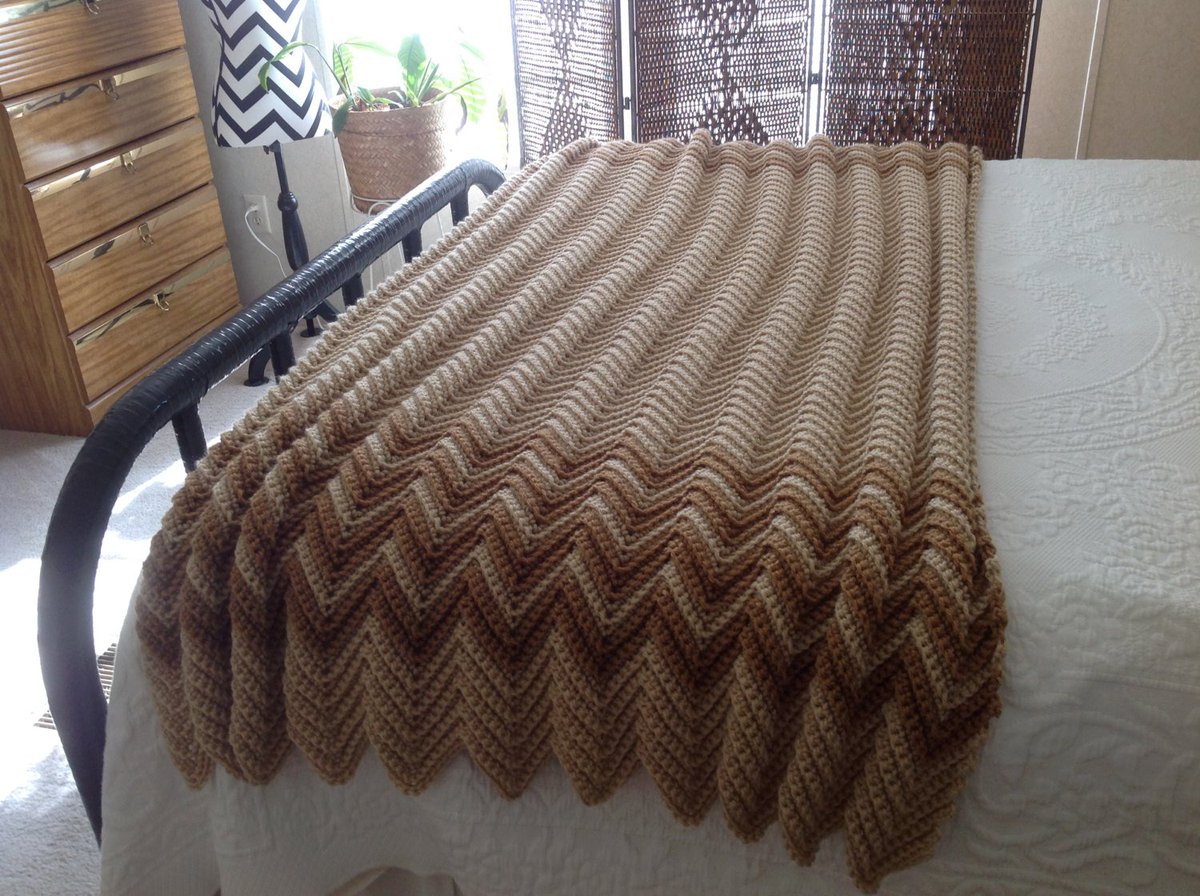 sj_greene's tweet photo. Neutral Tan Throw, Crocheted Afghan, Housewarming gift, Holiday Gift,… https://t.co/gy2PfzNEyM #Etsy #RealtorStaging https://t.co/Jwbp565XsF