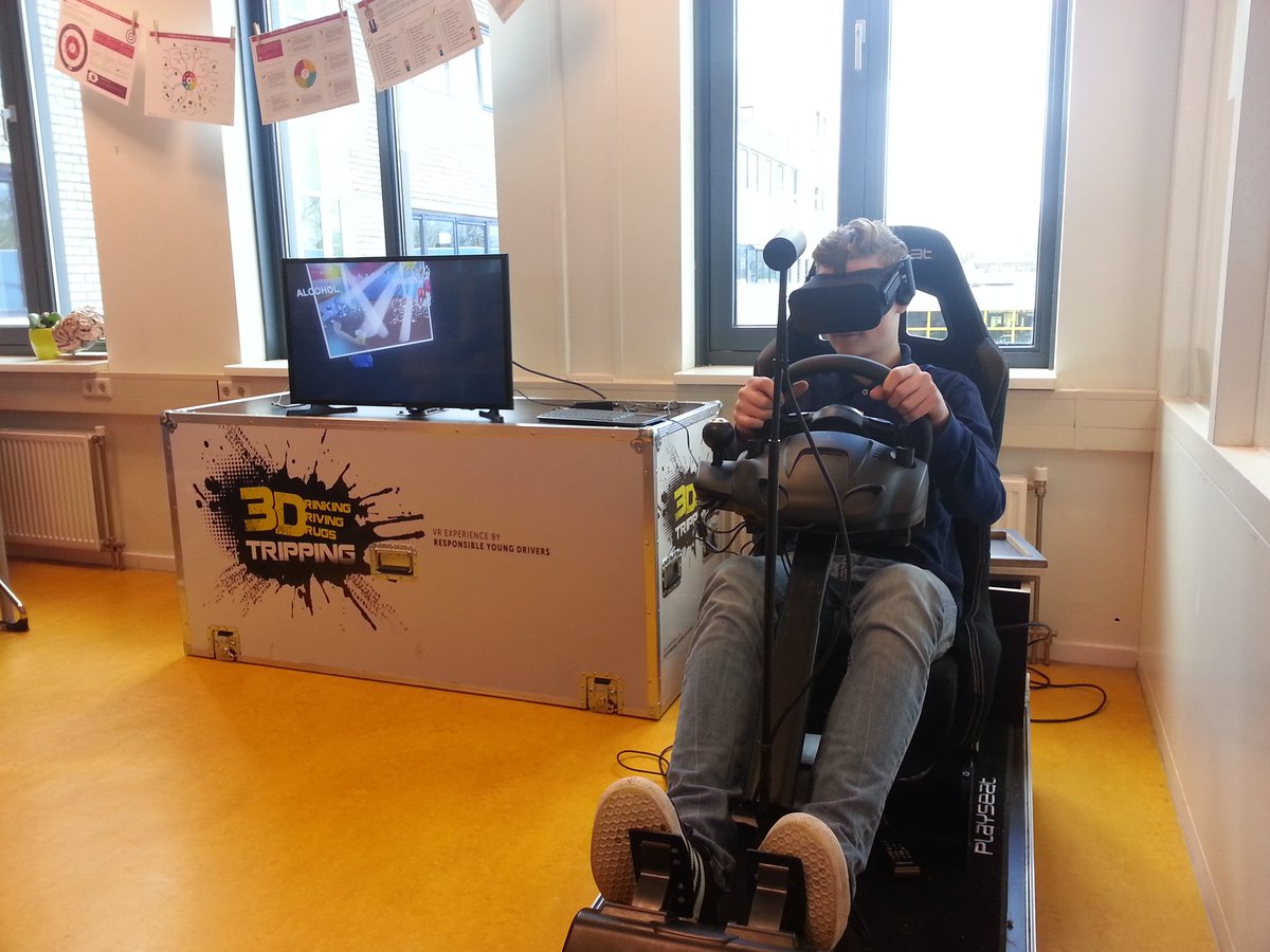 RYD_NL's tweet photo. Vandaag wordt #3DTripping ingezet @PiterJellesImpulse. Geen alcohol en drugs ih verkeer is de boodschap! #ROVFryslan https://t.co/ei39CeZRNI