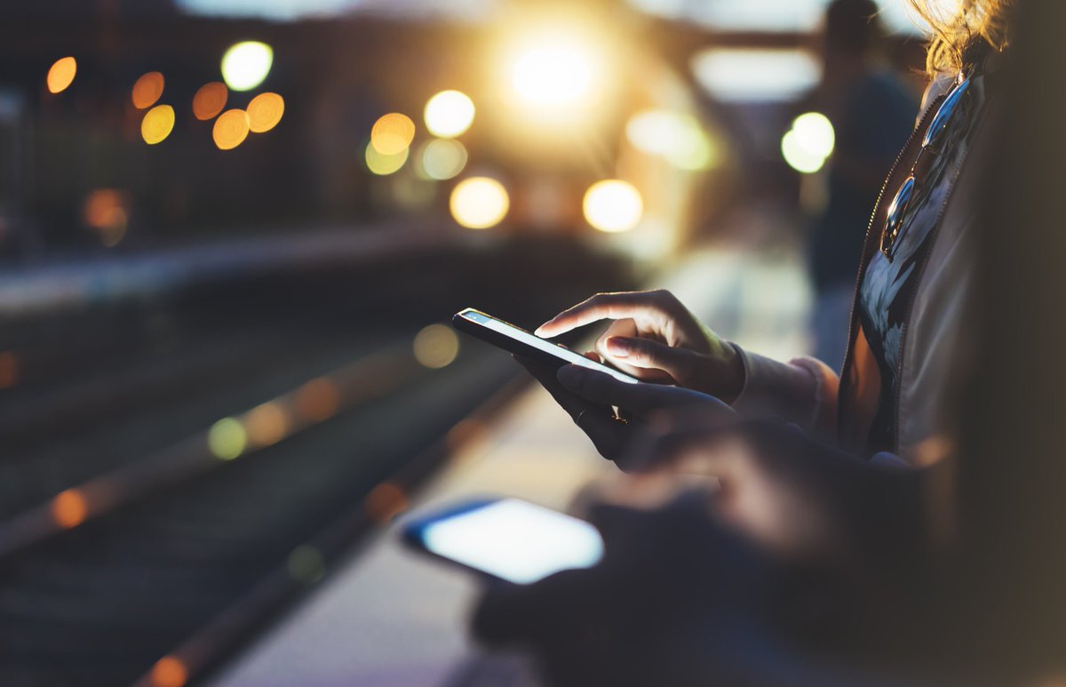 LoopUp's tweet photo. #Mobile attendees could be driving up your conference call bills significantly. Find out how in our blog: https://t.co/oXyurPguT5 https://t.co/qqs2eFFyp8