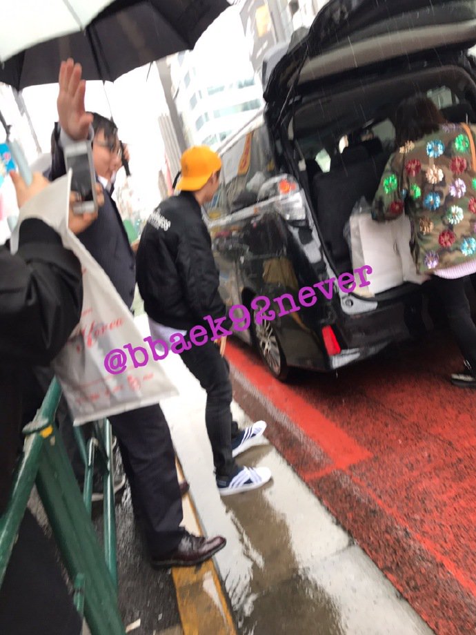 indyluhan's tweet photo. 170321 #LUHAN มีแฟนเจอลู่หานวันนี้ค่ะ หมวกเหลืองอีกแล้ววว🤗 llcr.bbaek92never https://t.co/qKQjHqbvFh