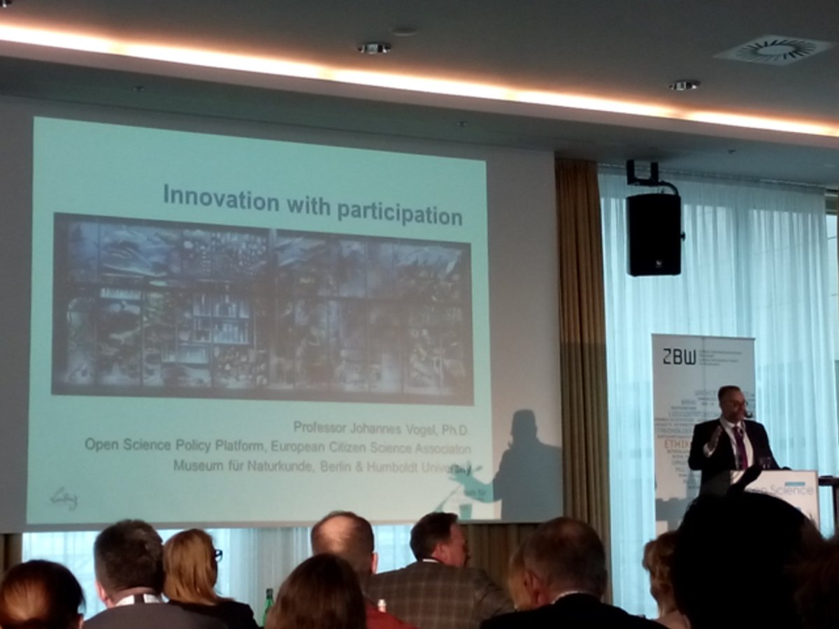 ProjectOpenUP's tweet photo. Johannes Vogel about the #openscience policy platform #EOSPP and current challenges to face #osc2017 https://t.co/iQvEFU48WE