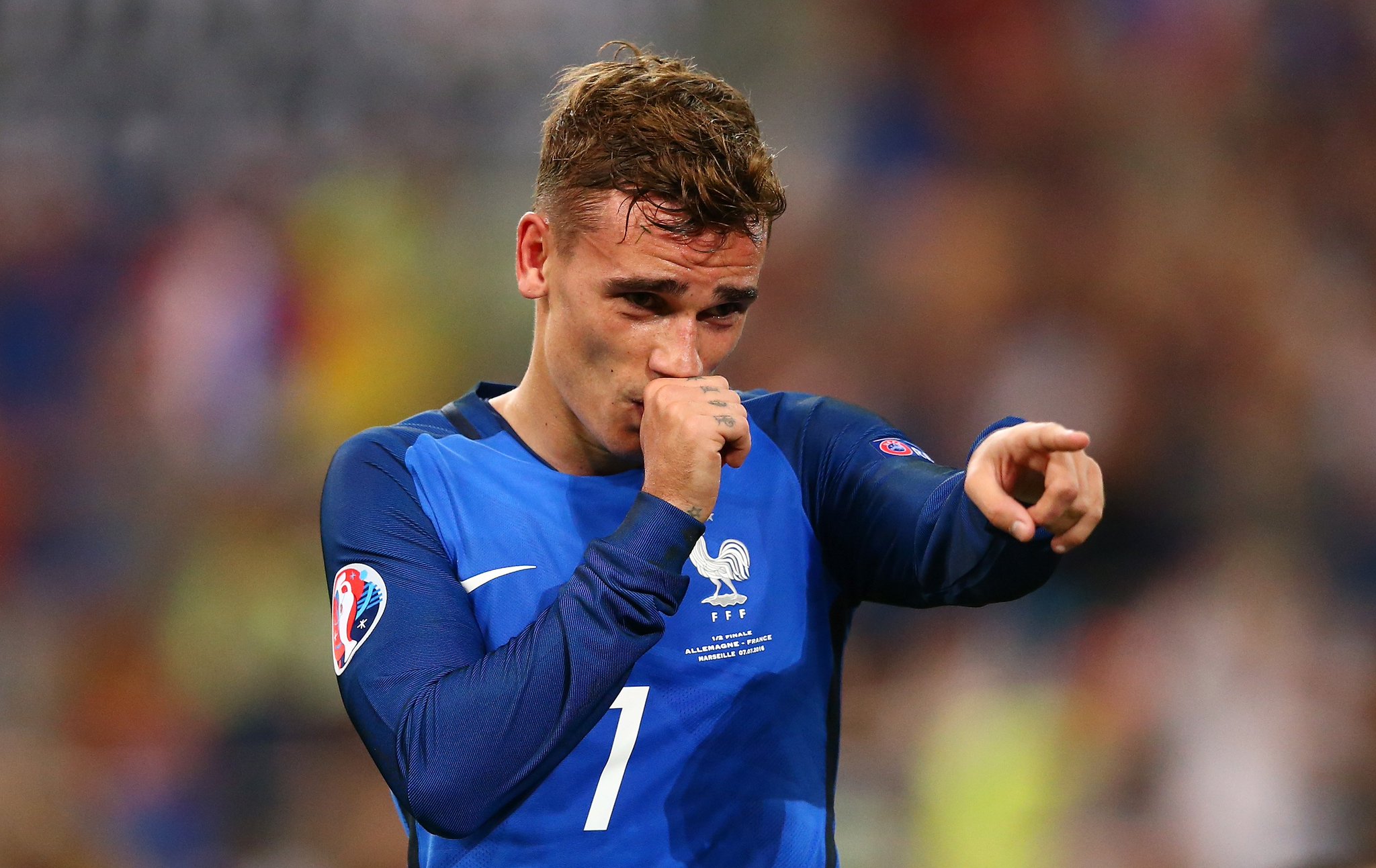  star & France hero Antoine Griezmann is 26 today!

Wish him a happy birthday!     