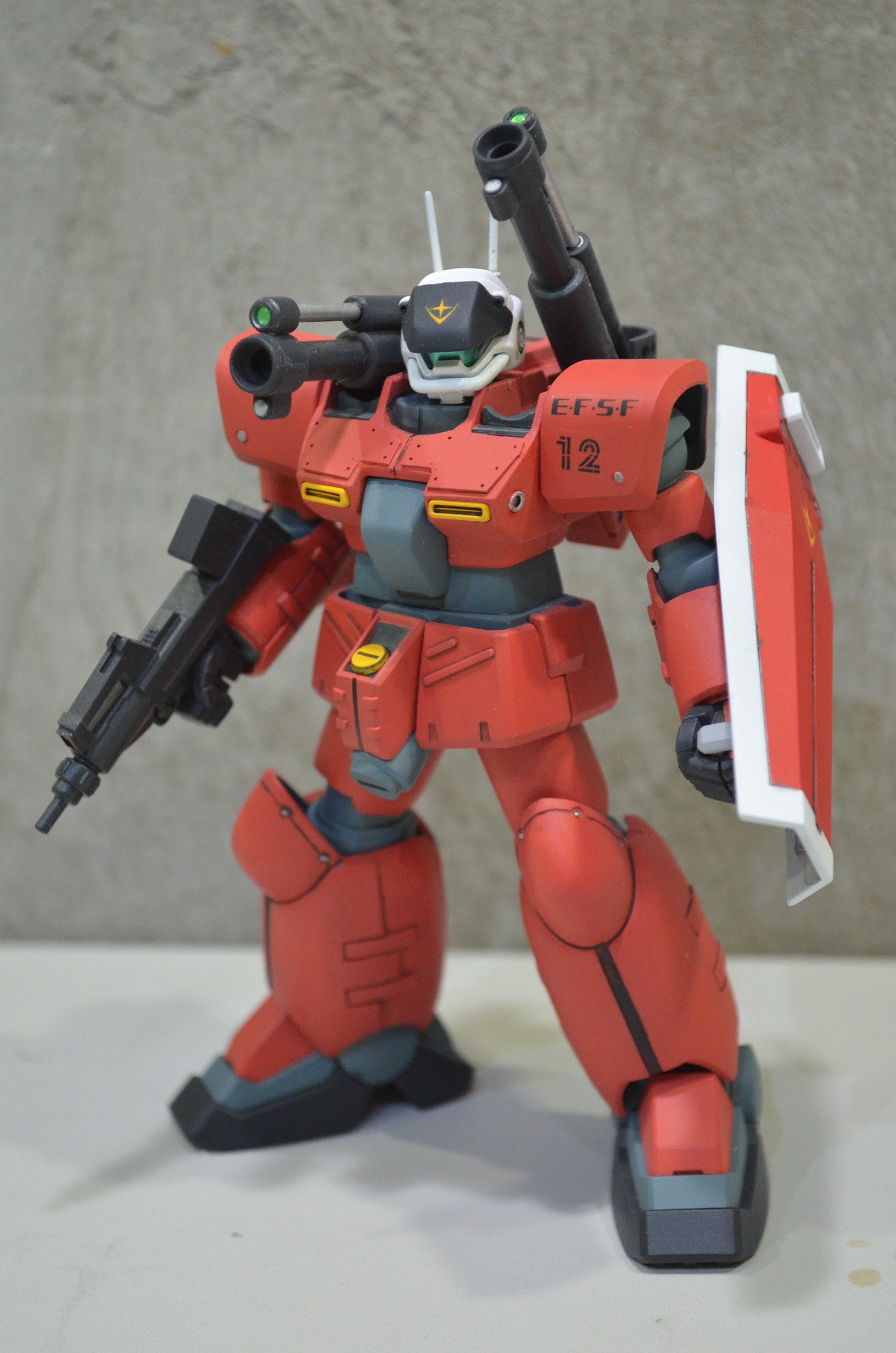 ガイドビーコン できたよ ｈｇｕｃ 量産型ガンキャノン 頭を1 幅増ししたり 胴体を2 延長したりしてます シールドは ジャンクにあったｆｇガンダムの 耳のモールドは ｈｉｑパーツさんのｇ ｌｅｐを使いました 塗装してもモールド埋まらない