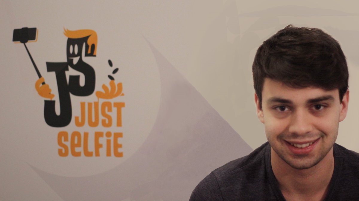 iPhoneandGo's tweet photo. Intervista Francesco Schipa, che con la sua app JustSelfie unisce la tradizione social a quella del couponing. https://t.co/f4uAxKZs2S #ios https://t.co/emai9k8toU