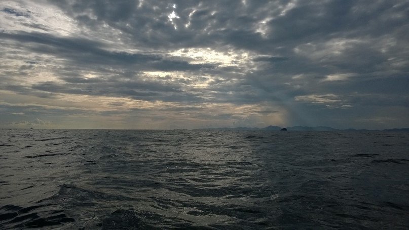 AdrianAshwah's tweet photo. Ocean Drops - A Poem About Love &amp; Separation #poetry #writer #author #love #ocean #sea #poem #photography https://t.co/7YDRbOMImr https://t.co/33mOmcGaYj