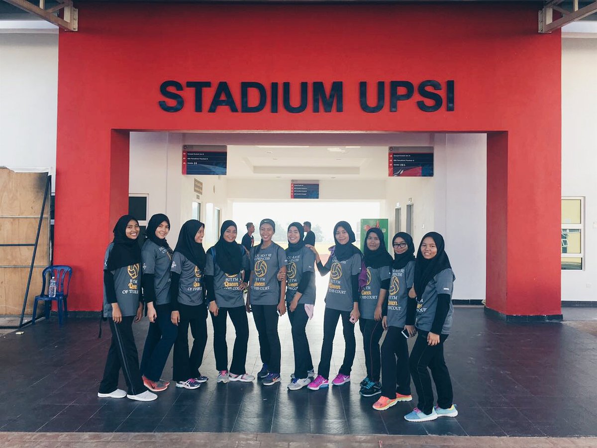 UTeM_Netballers's tweet photo. THROWBACK GIRLS TEAM
2nd Upsi Internasional Netball Championship 
11-12 March 2017 https://t.co/WU29THstQy