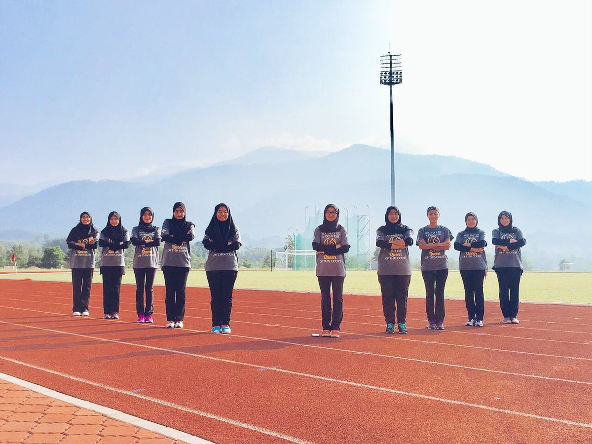 UTeM_Netballers's tweet photo. THROWBACK GIRLS TEAM
2nd Upsi Internasional Netball Championship 
11-12 March 2017 https://t.co/WU29THstQy