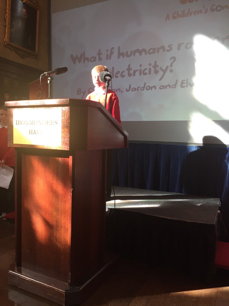 isla_hill's tweet image. What if humans ran on electricity? #curiosityconference @MakeBelieveArts