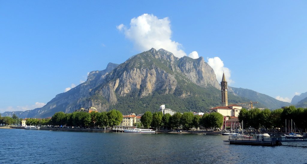 postalakecomo's tweet photo. Today we go to #Lecco where the novel The Betrothed written by Manzoni takes place in a day https://t.co/D0RSxKVUPN https://t.co/yucMrSA8sk