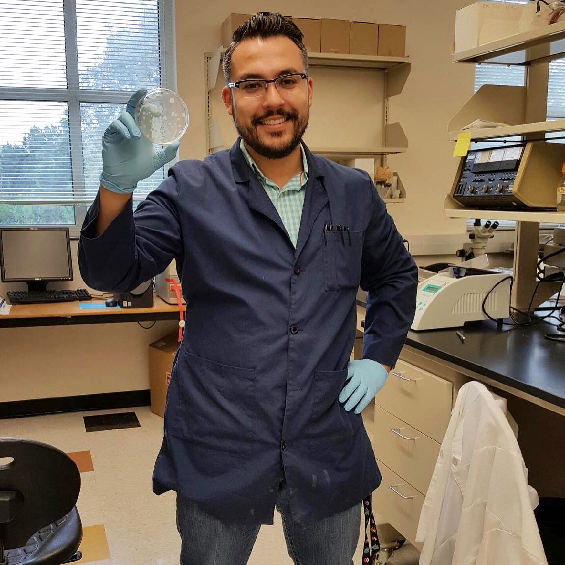 UTSASACNAS's tweet photo. #UTSASACNAS #research #fungi #science #utsa #sacnas #actuallivingscientist https://t.co/fTvWUWvgUg