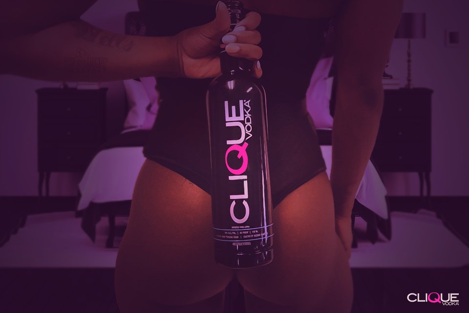 Iamcashflow's tweet photo. You don't have to go to the club, bring the party to you! #Cliquevodka #Ownthenight https://t.co/DEsoINLFSb