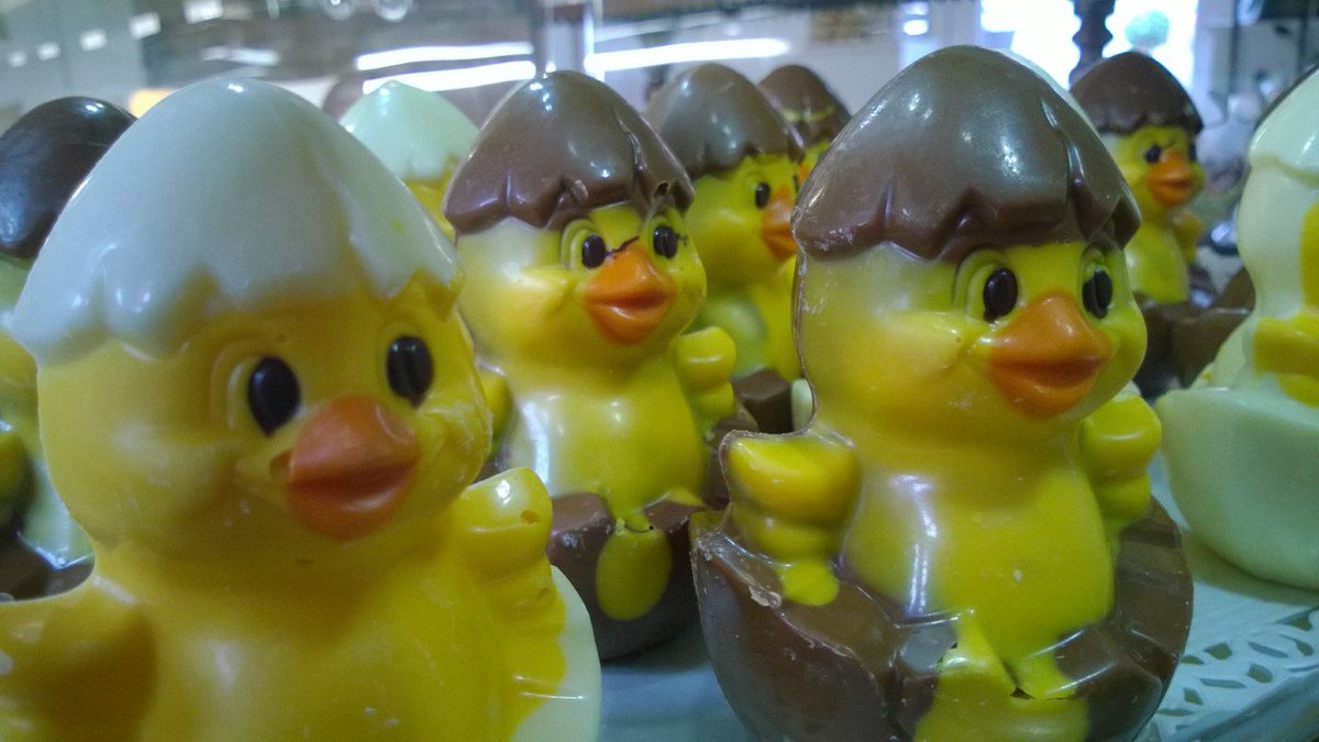 lllovely_audlem's tweet photo. New Easter treats have made their way into Lllovely #HatchingChicks #EggHalves #Sheep! @AudlemOnline @NantChristie @AudlemLass @AudlemCW3 RT https://t.co/uKYYufMSoQ