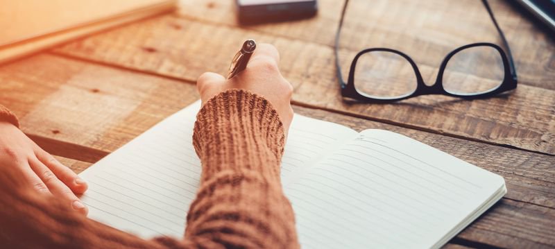 CommunityChron's tweet photo. Are you an academic writing a non-academic cover letter? Submit questions now and join us tomorrow #vitaewednesday https://t.co/sGSdHmILpe https://t.co/6wdBdMAAN6