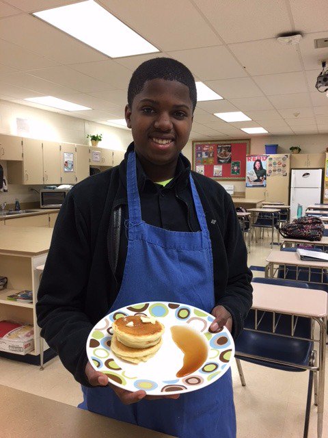 LPHSFCS's tweet image. Chef Jacob showing off his flapjack skills in Culinary 1! #wearelakepark #lpculinary #sayYEStoFCS