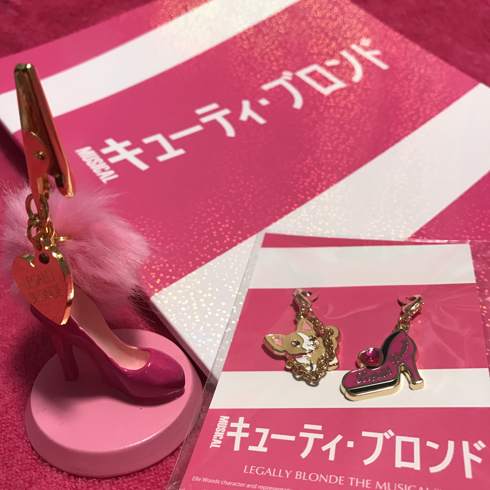 まっくるｇ ミュージカル版 キューティー ブロンド 観劇してまいりました 衣装にダンスに舞台装置 とにかく可愛くてアグレッシブなミュージカル Bw版以上に強気なエル ウッズは 思わず目が離せなくなってしまう輝きと真っ直ぐさで