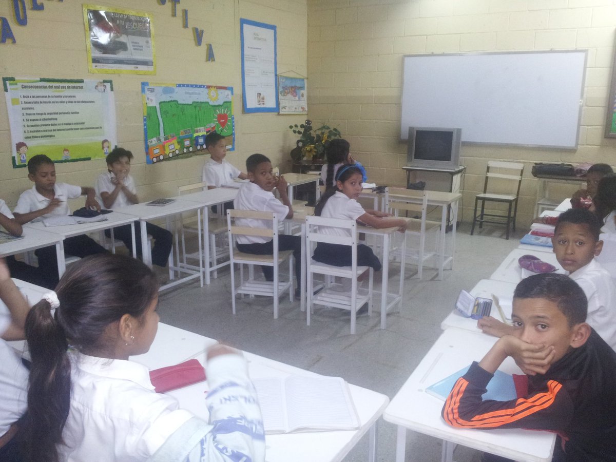 CbitCumana's tweet photo. Apoyando a la sección 5to B. Divide. Compruebe.  Escribe en letra el cociente https://t.co/jYsxa557BG
