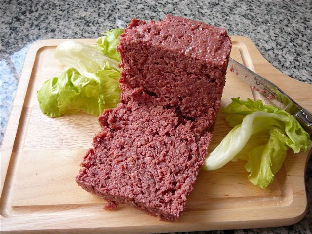 withloveceta's tweet photo. Sooo am I the only one this morning wondering if Jamaica nuh have grass fi cow eat to? #CornbeefBan #BadBeef #SpoilBeef #FoodWeCyaEat https://t.co/sRtArF4b4Z