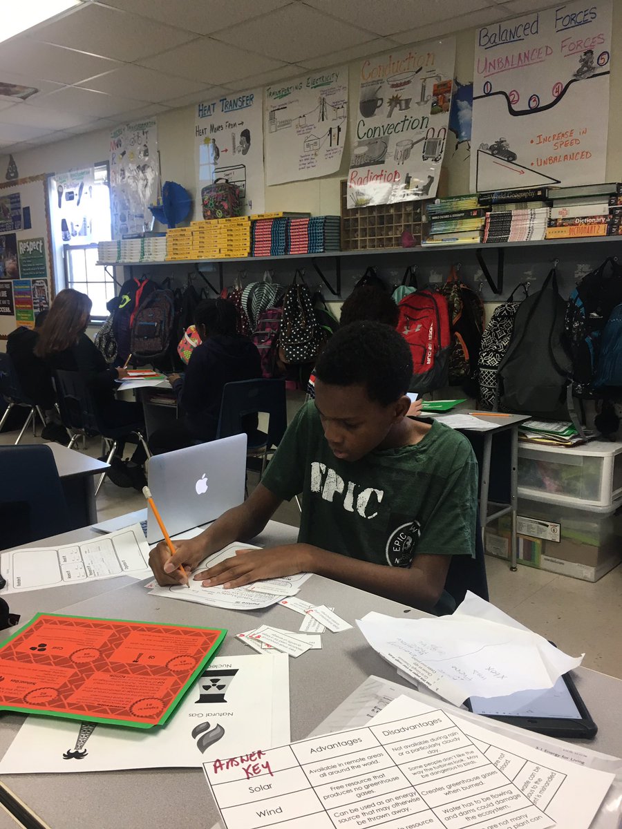 Shauna Hall tweet media