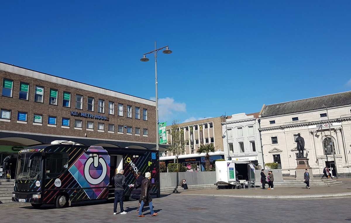 PeeepsP's tweet image. @DTJobcentreplus ☉ Beautiful day in Darlo today! We've got employment advice for all, come chat with our workers 😊 #darlington #YEI #PEEEPs