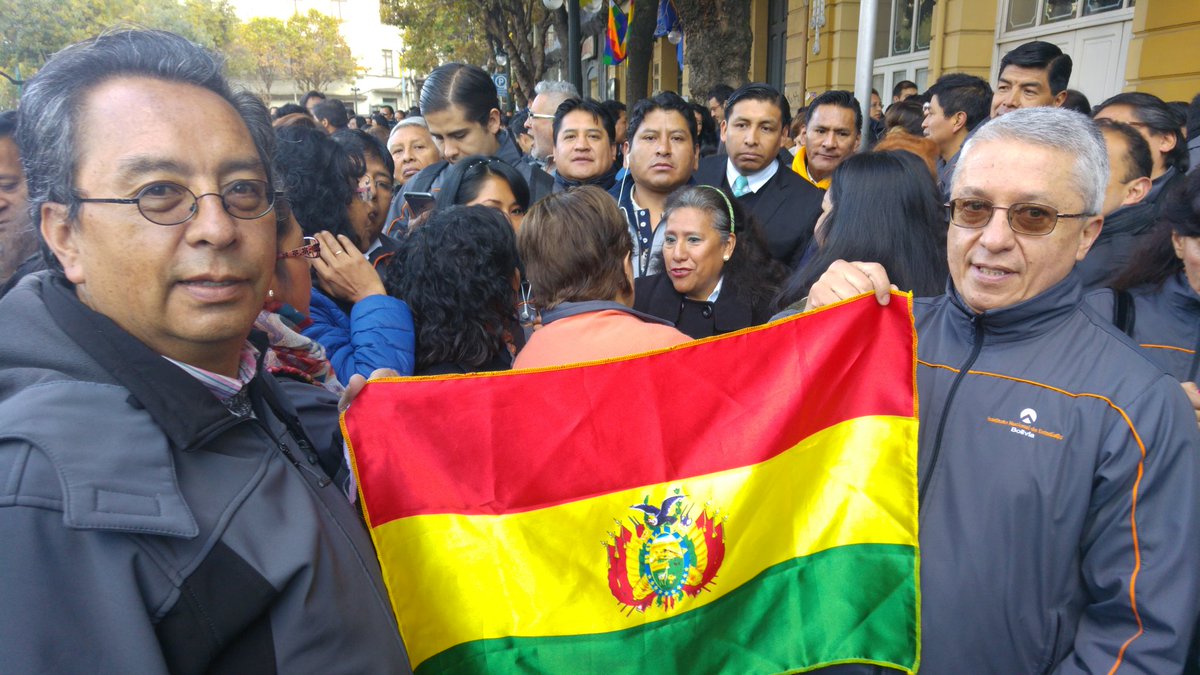 INE_Bolivia's tweet image. #INEBolivia presente en vigilia para entrega de réplica #MarParaBolivia #ElMarNosUne