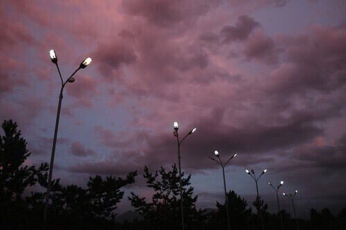 Blankedposts's tweet image. deep purple skies.