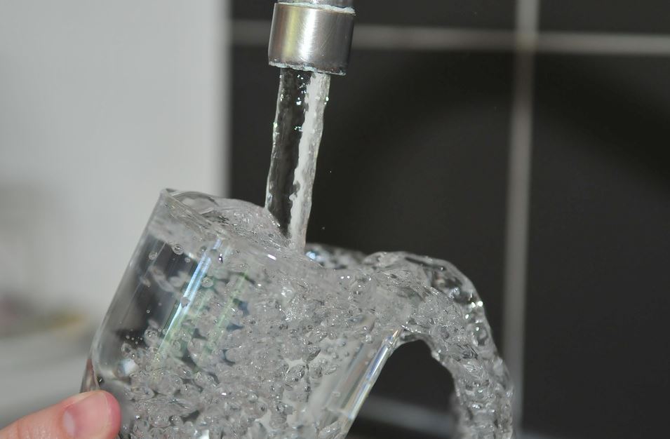 realhousely's tweet photo. Salty Water? How Winter Affects Your Home’s Supply - https://t.co/4N8Q62cukI https://t.co/1ow0RNNRGt