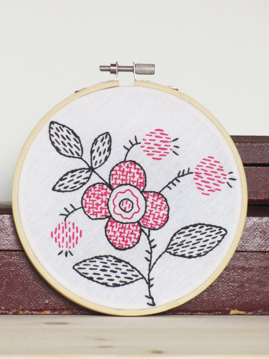 On fête le printemps avec de la broderie chez Sarah ! Découvrez mon nouveau blog Les @Plaisanteries_ : bit.ly/2nhgRSl