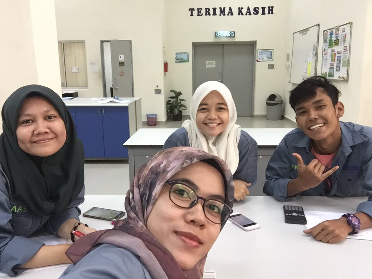 _shafiqhaikal's tweet photo. Kumbang di celahan bunga π
#fkaas #uthm https://t.co/D0J9j1562z