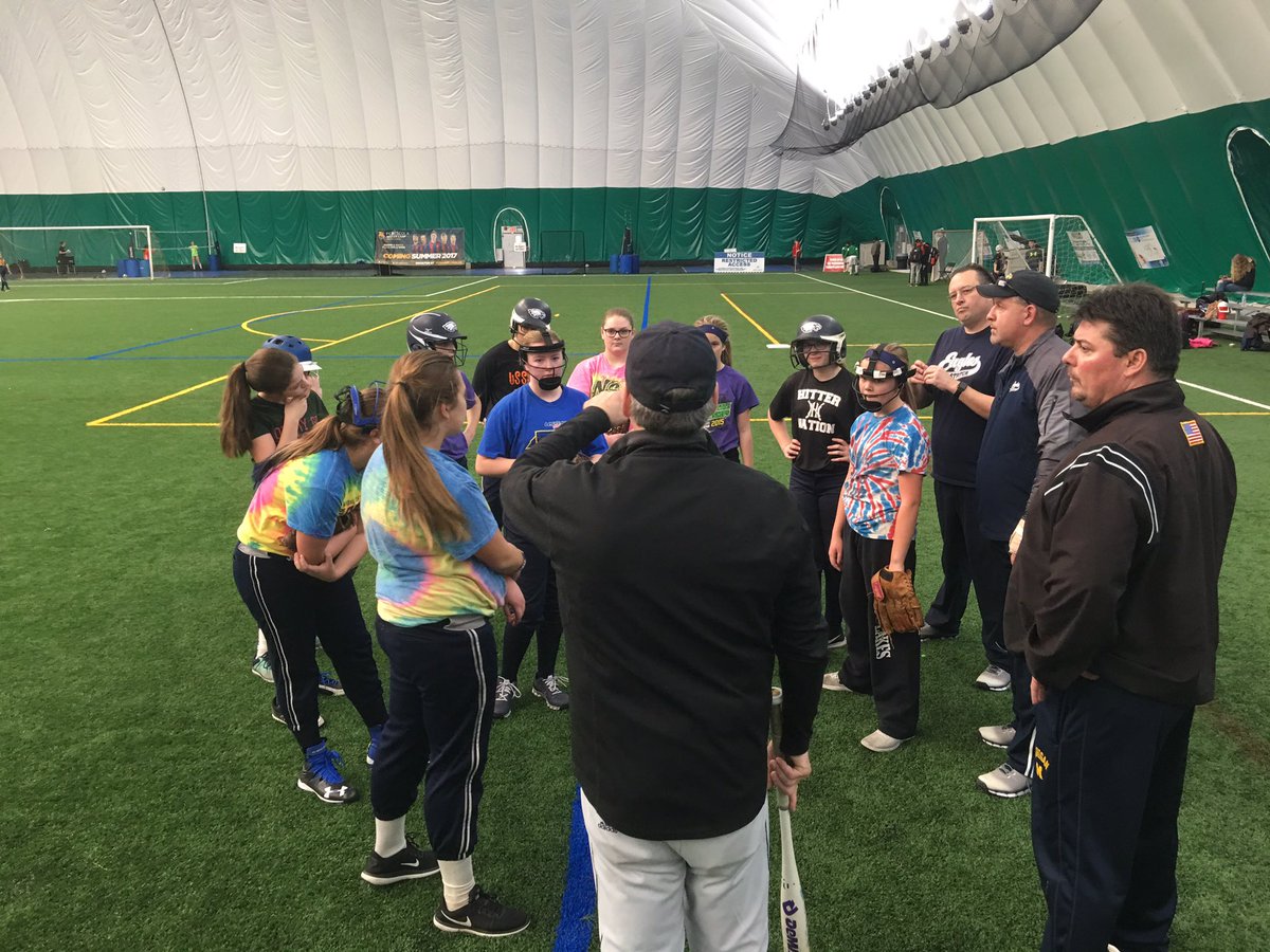 Eagles_FP's tweet photo. Coach Carl getting the 12u girls ready for next weeks games https://t.co/dgOvaRoDxa
