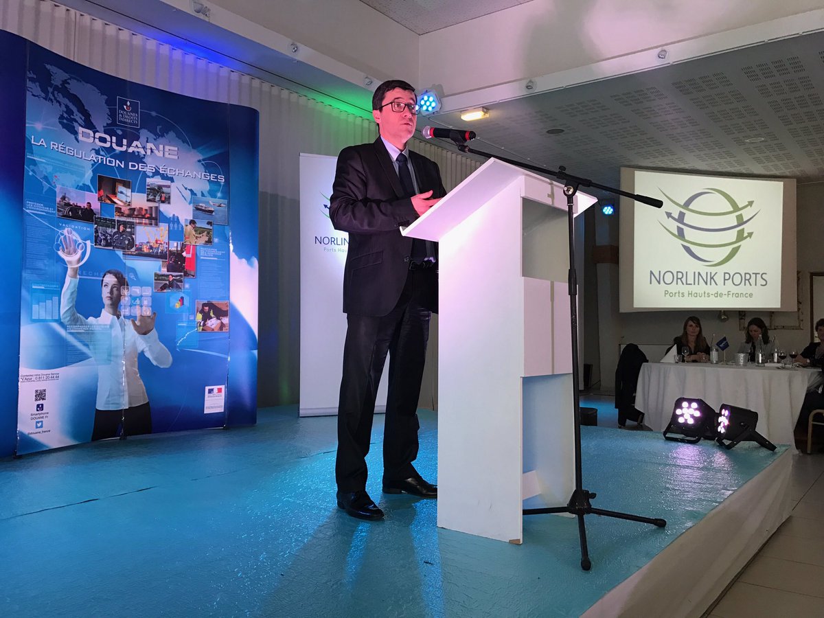samuelmarquette's tweet photo. Déjeuner affaires #DunkerquePort #NorlinkPorts #Douanes #autoliquidation #tva Stéphane Raison président directoire @DunkerquePort https://t.co/M6AOO06JVV